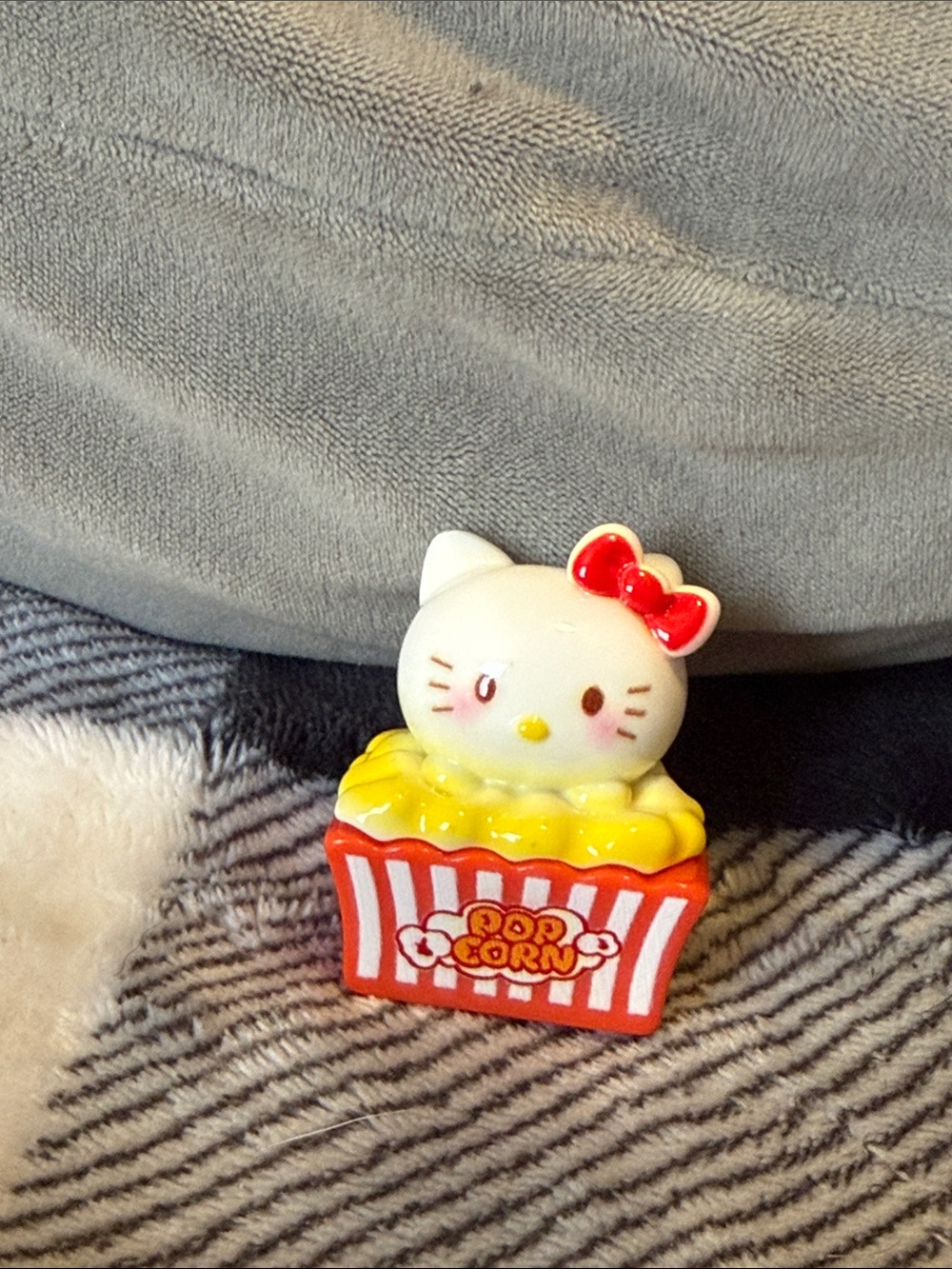 Sanrio Hello Kitty Red Bow Popcorn Figurine - White, Red, Yellow